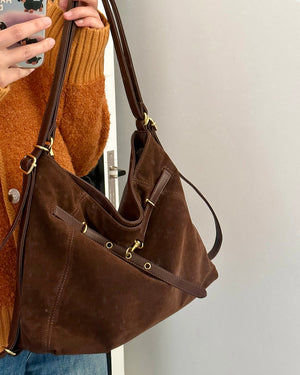 Academia Belted Shoulder Bag